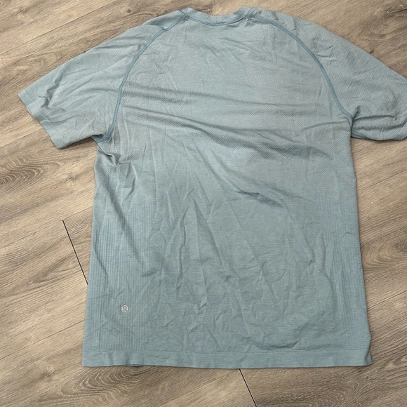 lululemon athletica light blue Short Sleeve Tee - Picture 5 of 5